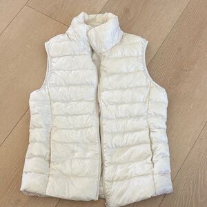 Uniqlo Cream Quilted Lightweight Puffer Vest